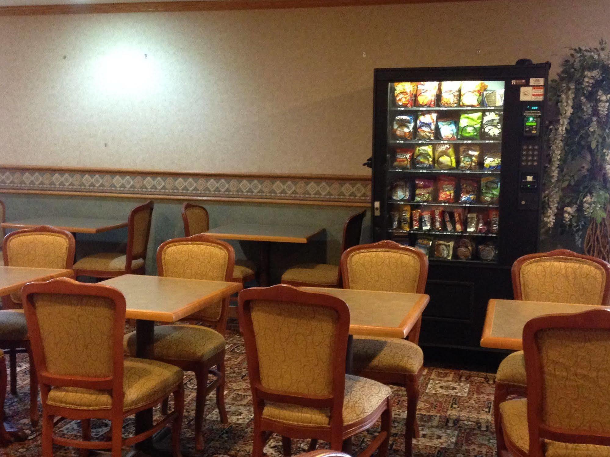 ทราเวลลอดจ์ บาย วินด์แฮม บรูคลิน เซนเตอร์ Hotel บรูคลิน เซ็นเตอร์ ภายนอก รูปภาพ