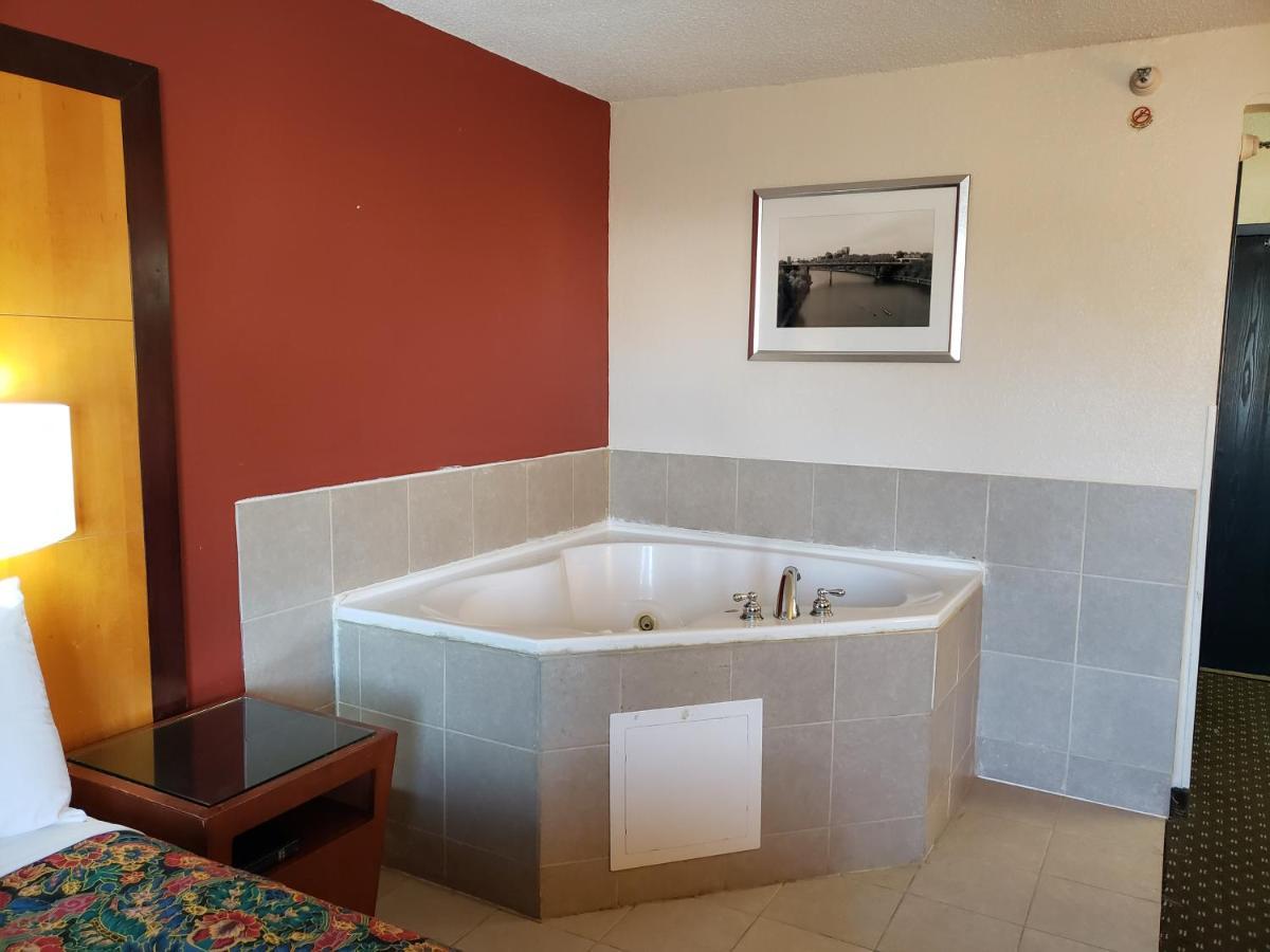 ทราเวลลอดจ์ บาย วินด์แฮม บรูคลิน เซนเตอร์ Hotel บรูคลิน เซ็นเตอร์ ภายนอก รูปภาพ